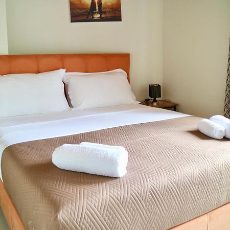 Crown Deluxe Apartments Sarandë Eksteriør bilde