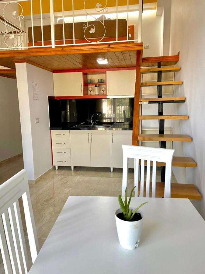 Crown Deluxe Apartments Sarandë Eksteriør bilde