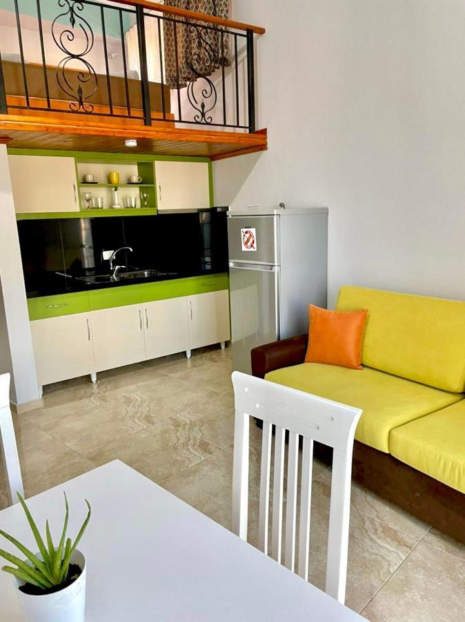 Crown Deluxe Apartments Sarandë Eksteriør bilde