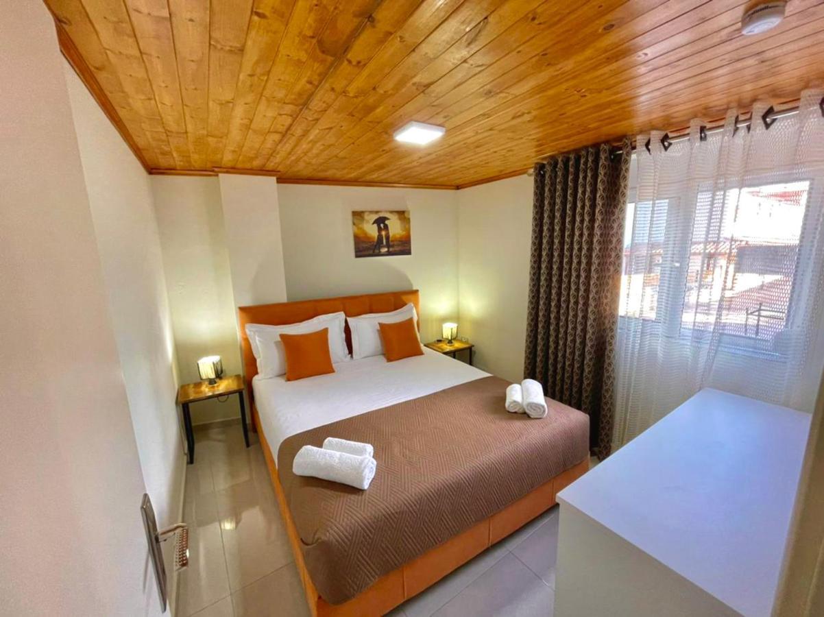 Crown Deluxe Apartments Sarandë Eksteriør bilde