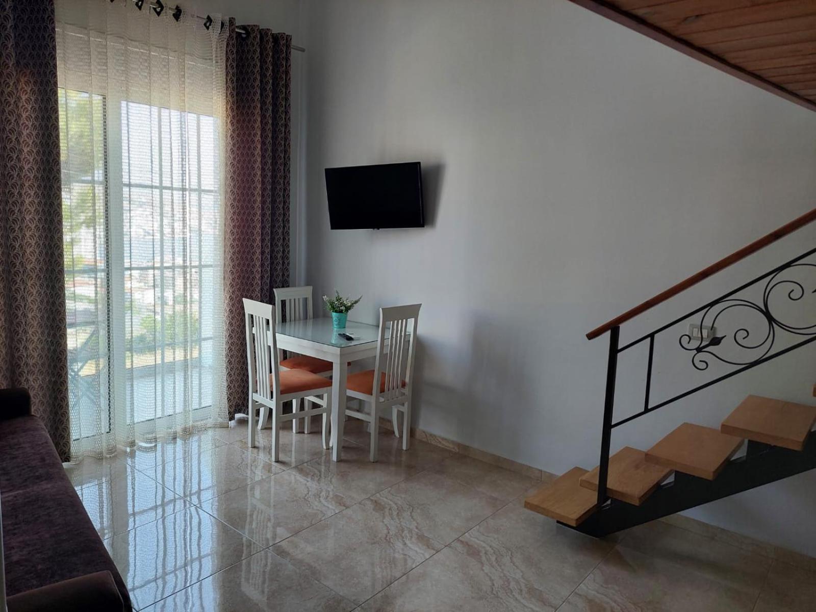 Crown Deluxe Apartments Sarandë Eksteriør bilde