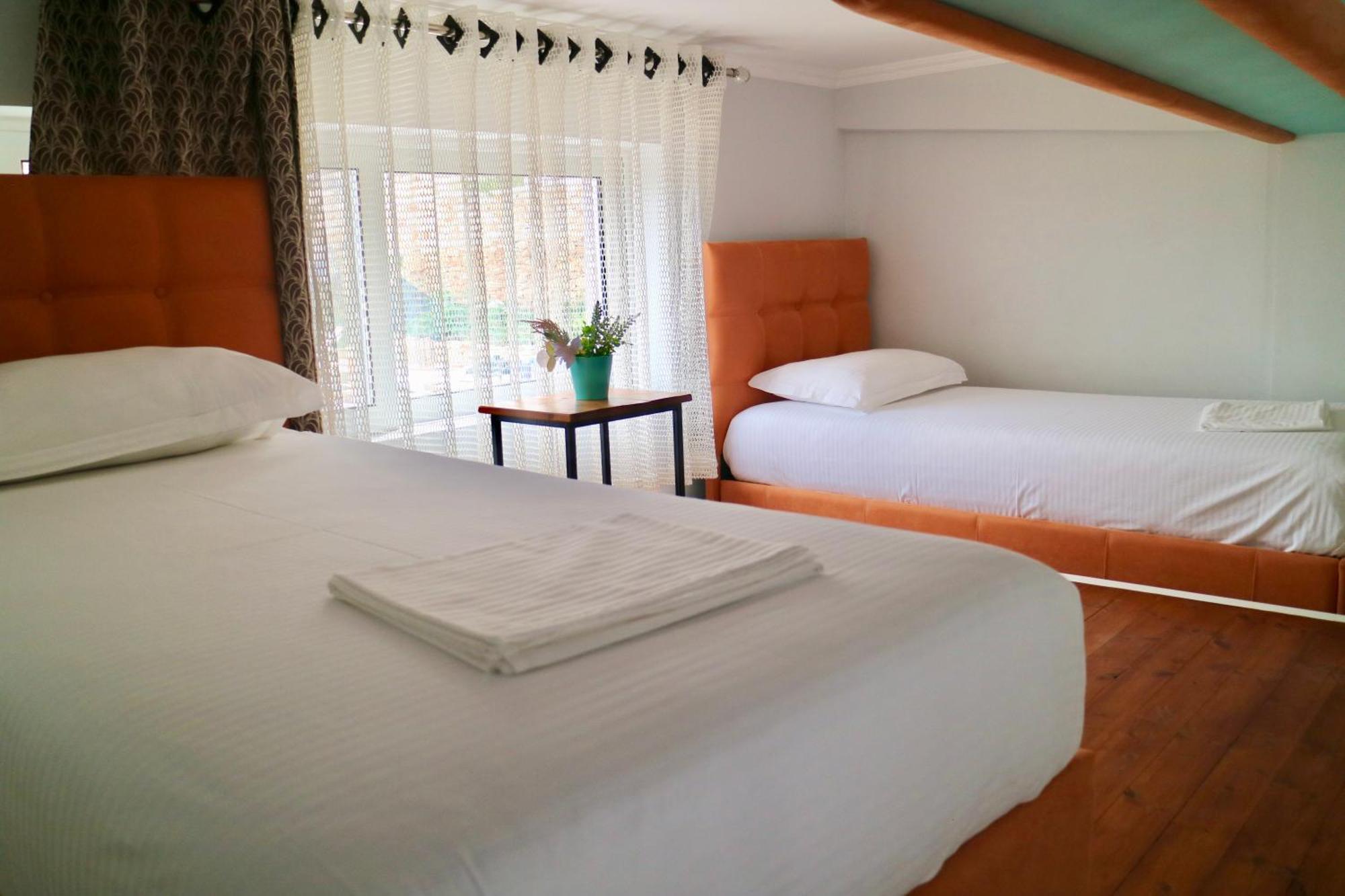 Crown Deluxe Apartments Sarandë Eksteriør bilde