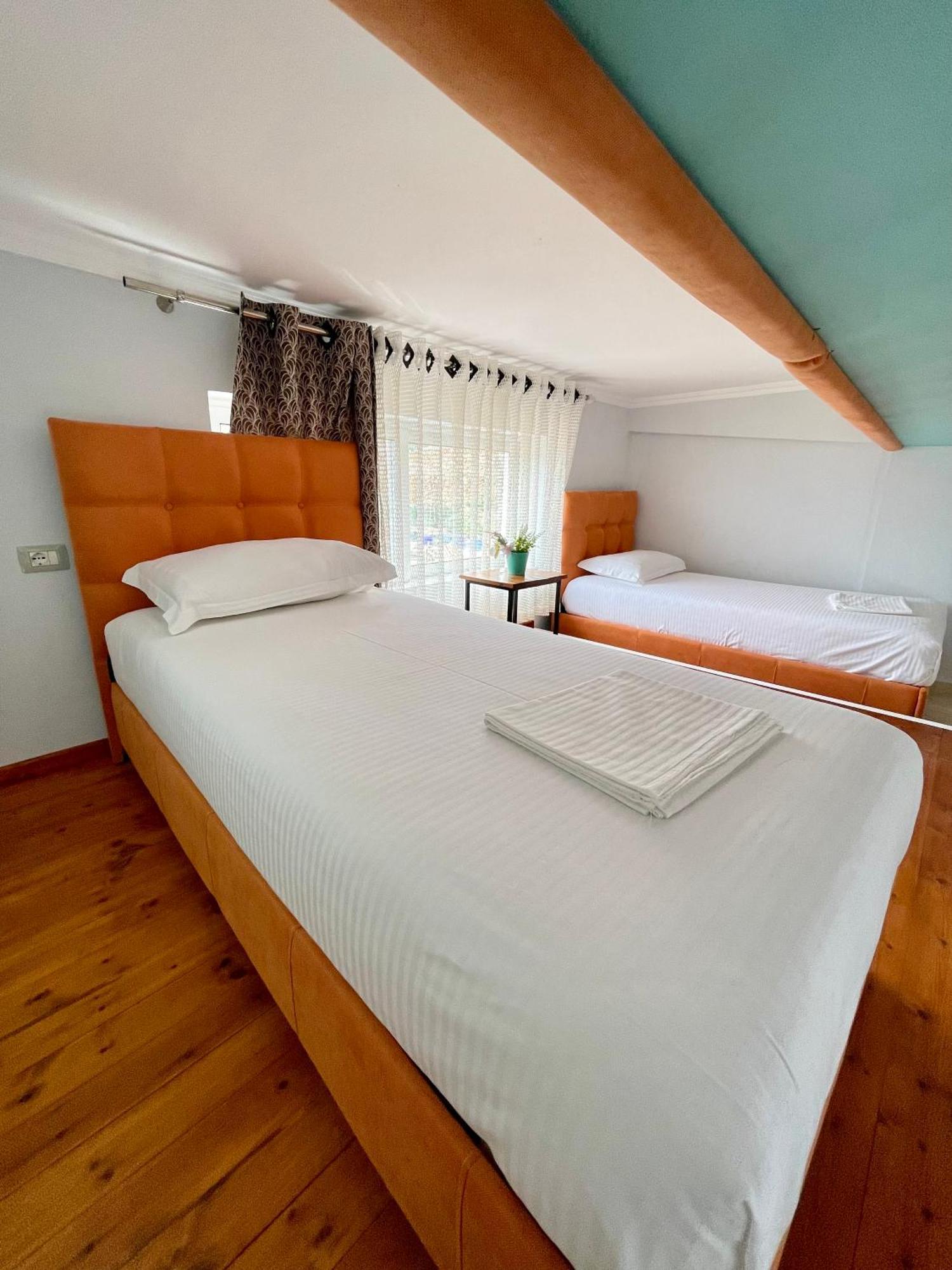 Crown Deluxe Apartments Sarandë Eksteriør bilde