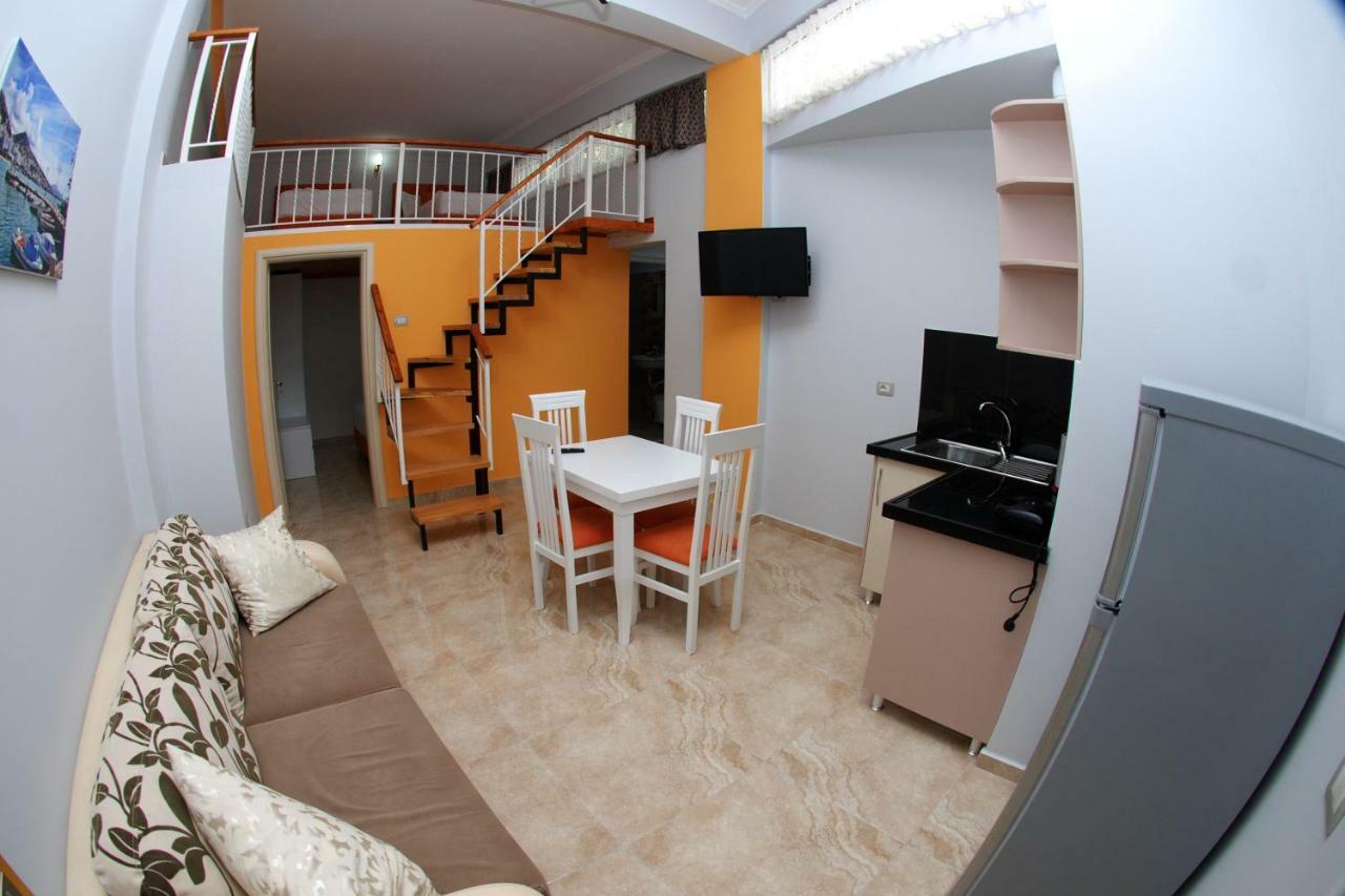Crown Deluxe Apartments Sarandë Eksteriør bilde